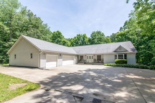 10090 King Hill Ct, Dexter, MI, 48130-9553 | Card Image