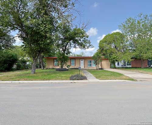 111 Grasmere Ct, San Antonio, TX, 78218-1815 | Card Image