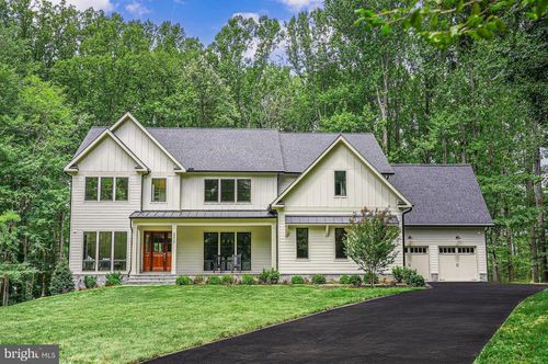 2210 Trott Ave, VIENNA, VA, 22181-3130 | Card Image