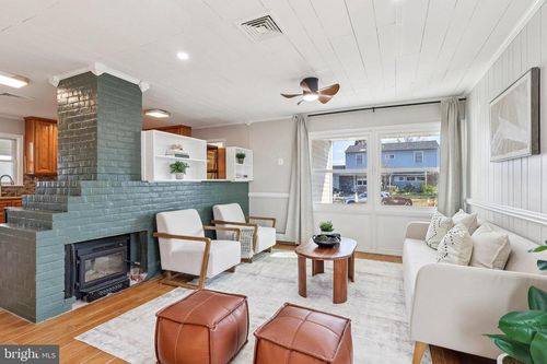 11 Crimson King Ln, LEVITTOWN, PA, 19055-1635 | Card Image