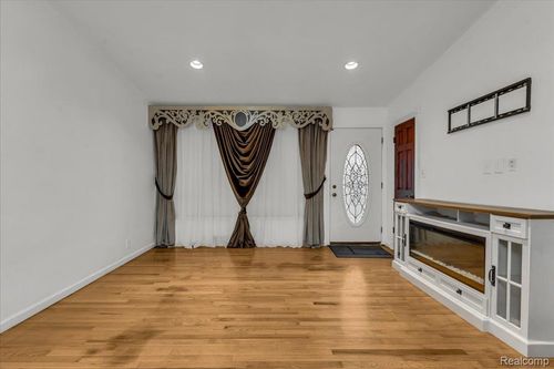 3511 Elizabeth St, Melvindale, MI, 48122-1161 | Card Image