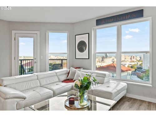 apt-2b-315 Nw Uptown Ter, Portland, OR, 97210-5553 | Card Image