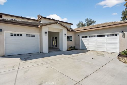 16015 Ceres Ave, Fontana, CA, 92335-4403 | Card Image