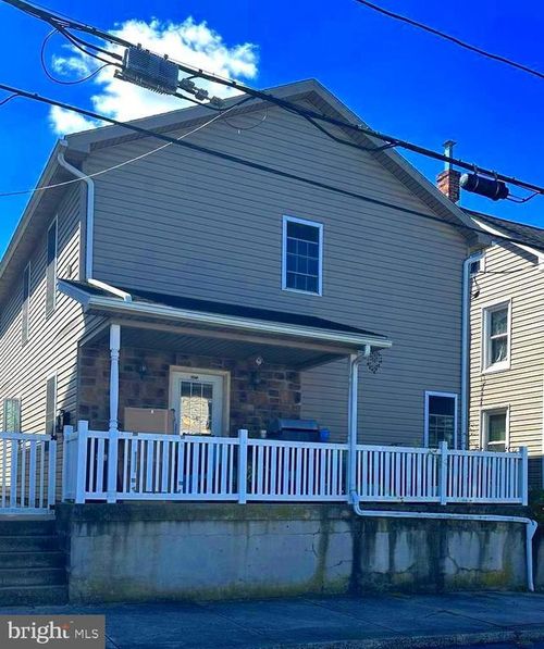 49 N Church St, EPHRATA, PA, 17522-2043 | Card Image