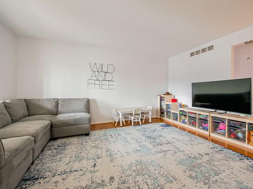 15657 Lauren, Fraser, MI, 48026-2630 | Card Image