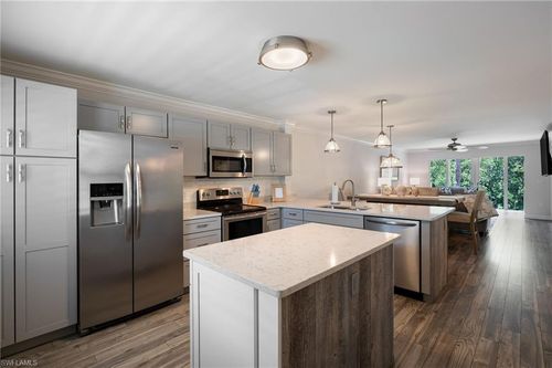 apt-e106-3021 Sandpiper Bay Cir, NAPLES, FL, 34112-5674 | Card Image
