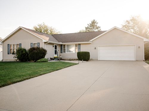 3125 Carrie St, Peru, IL, 61354-1495 | Card Image