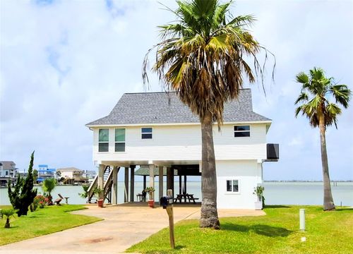 1122 Makatea Street, Tiki Island, TX, 77554 | Card Image