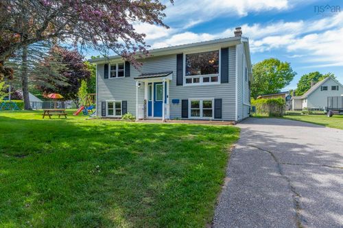 4 Reagh Ave, Middleton, NS, B0S1P0 | Card Image