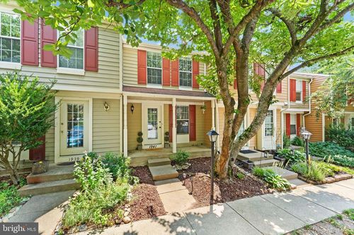 1941 Sagewood Ln, RESTON, VA, 20191-4390 | Card Image