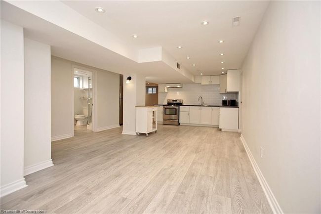 15 First St, House other with 4 bedrooms, 2 bathrooms and 5 parking in Waterdown ON | Image 27