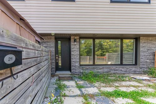 211-250 Montmorency Dr, Hamilton, ON, L8K5H1 | Card Image