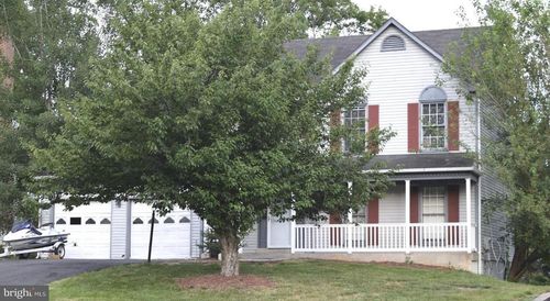 13575 Castlebridge Ln, WOODBRIDGE, VA, 22193-5172 | Card Image