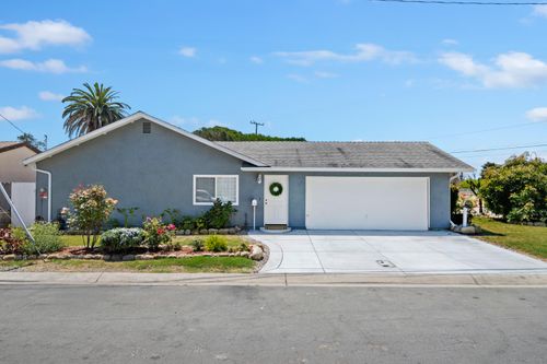 4617 9th St, Carpinteria, CA, 93013-1801 | Card Image