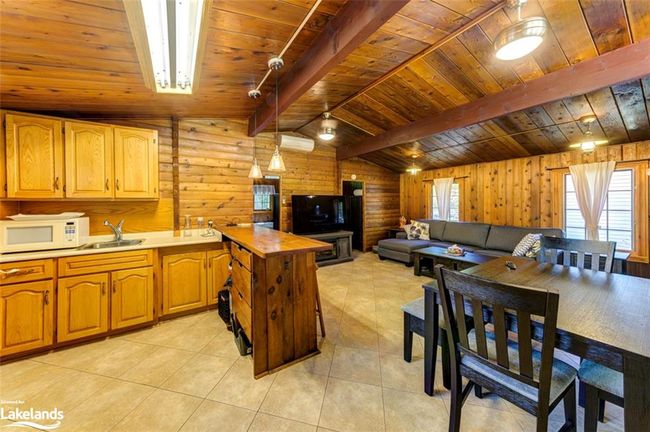 76 29th St N, House other with 2 bedrooms, 1 bathrooms and 10 parking in Wasaga Beach ON | Image 9