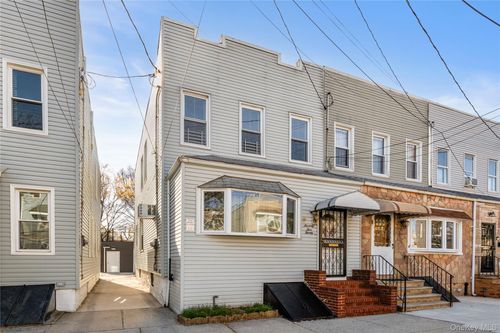 7520 60th Pl, Glendale, NY, 11385-6045 | Card Image