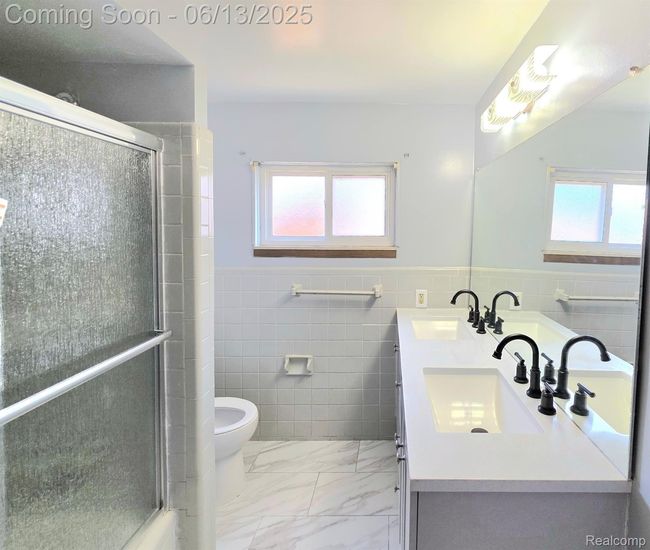 8340 Anna Ave, House other with 3 bedrooms, 2 bathrooms and null parking in Warren MI | Image 9