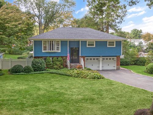 15 Eastover Dr, East Northport, NY, 11731-4327 | Card Image