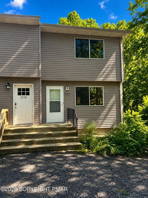 1247 Chateau Dr, East Stroudsburg, PA, 18302-8754 | Card Image