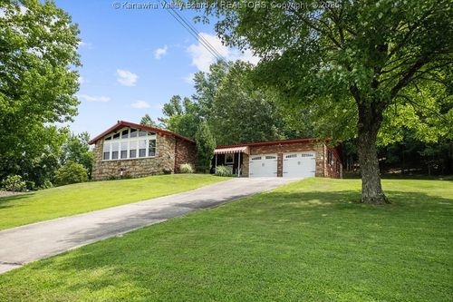 105 Piedmont Dr, Hurricane, WV, 25526-9522 | Card Image