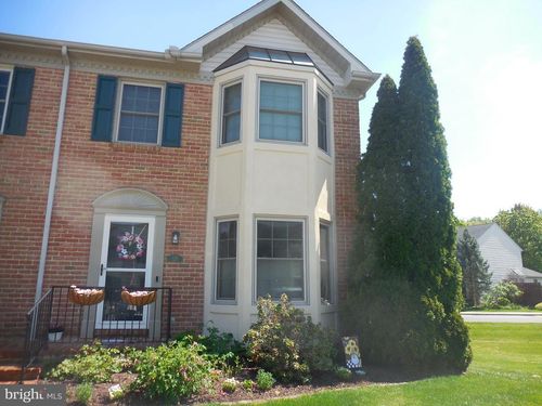 525 Cobblestone Ln, LANCASTER, PA, 17601-3351 | Card Image