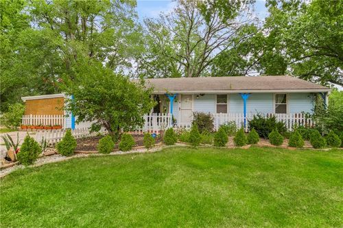 5521 Wayne Ave, Kansas City, MO, 64118-5757 | Card Image