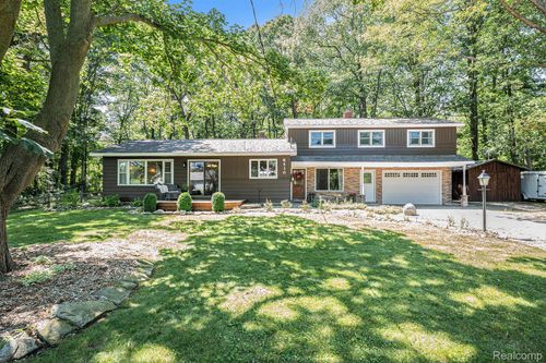 8530 Filion Rd, Pigeon, MI, 48755-9728 | Card Image