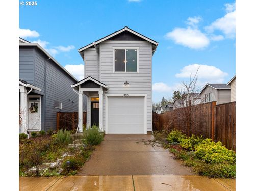 293 E Wayno Way, Newberg, OR, 97132-2611 | Card Image