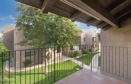 q8-5525 E Thomas Rd, Phoenix, AZ, 85018-8126 | Card Image