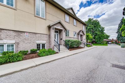 2 - 450 Connaught St, Condo with 3 bedrooms, 3 bathrooms and 1 parking in Kitchener ON | Image 2