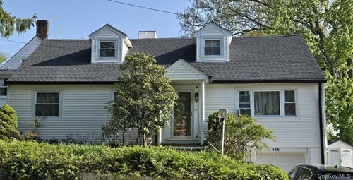 257 Schenck Ave, Great Neck, NY, 11021-3944 | Card Image