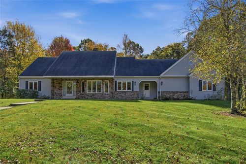 8145 S Lowes Creek Road, PLEASANT VALLEY, WI, 54701 | Card Image