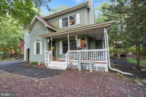 211 Ravenhill Rd, Tamiment, PA, 18371-9464 | Card Image