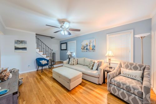 261 Fernwood Ter, Garden City, NY, 11530-5011 | Card Image