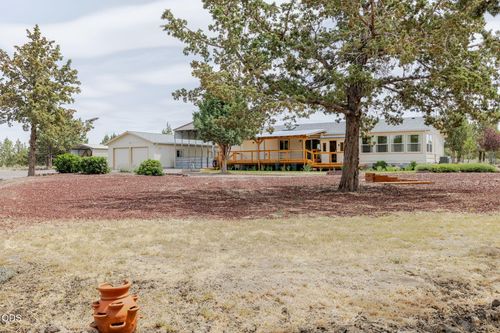 8664 Sw Sisters View Pl, Terrebonne, OR, 97760-9235 | Card Image