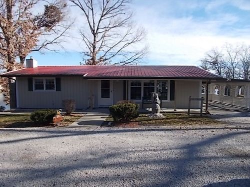 16 Oak Tree Ln, Pana, IL, 62557-6636 | Card Image