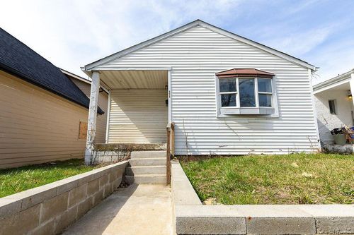 823 Bassett Ave, Columbus, OH, 43219-2403 | Card Image