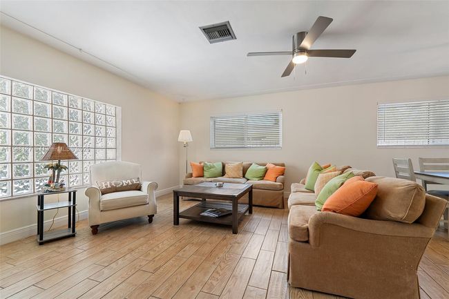 0 - 367 W Riverside Dr, House other with 3 bedrooms, 2 bathrooms and null parking in Tequesta FL | Image 25
