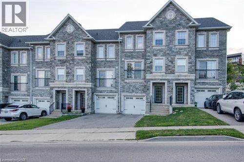 43 Woolwich St, Kitchener, ON, N2K1S2 | Card Image