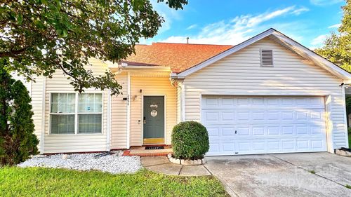 2434 Summer Meadow Ct, Charlotte, NC, 28216-7648 | Card Image