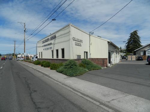 2013 S 6th St, Klamath Falls, OR, 97601-3371 | Card Image