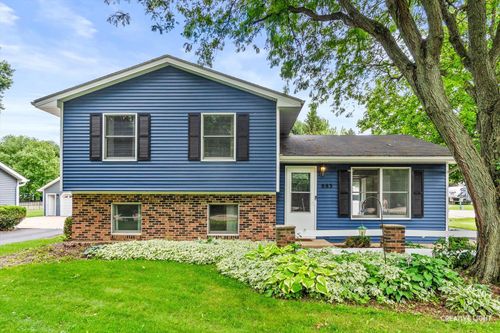 883 Lake Holiday Dr, Sandwich, IL, 60548-9251 | Card Image