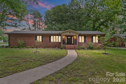 406 S Magnolia St, Mooresville, NC, 28115-2827 | Card Image