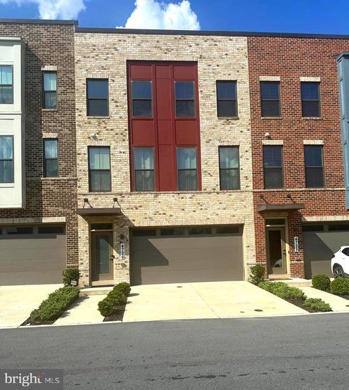 4726 Towne Park Rd, SUITLAND, MD, 20746-1607 | Card Image