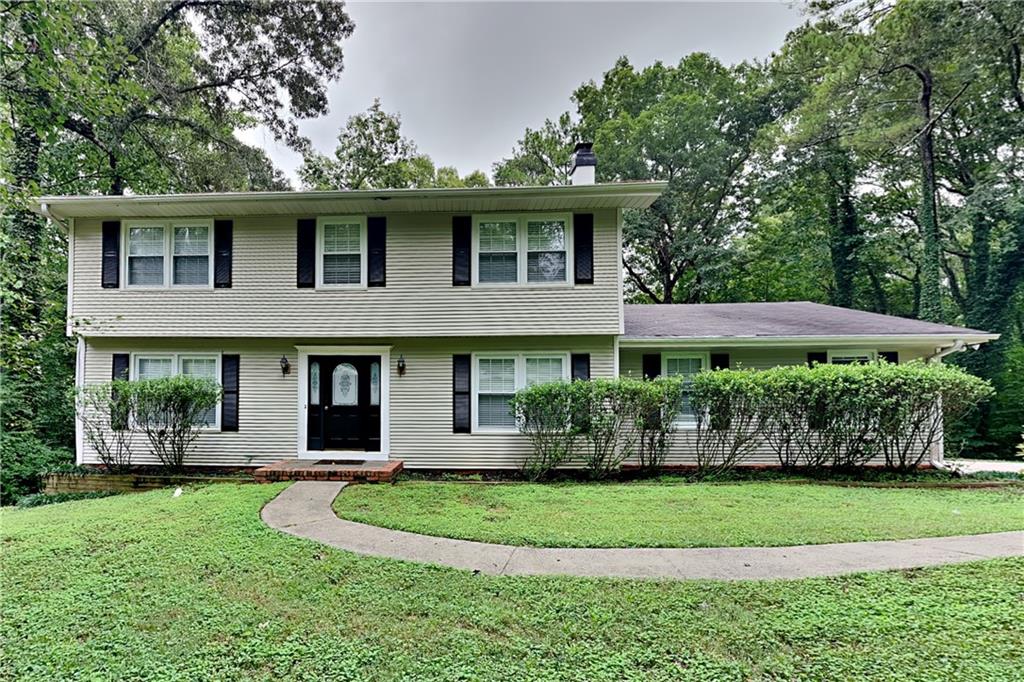 Woodland Cir, Roswell, GA 30075