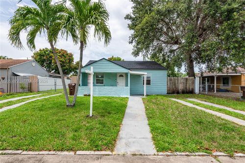681 Ne 1st Place, Hialeah, FL, 33010 | Card Image