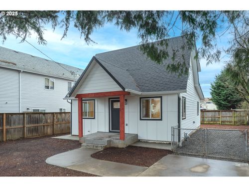 9326 Se Mill St, Portland, OR, 97216-2220 | Card Image