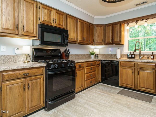 012-1280x960-kitchen | Image 12