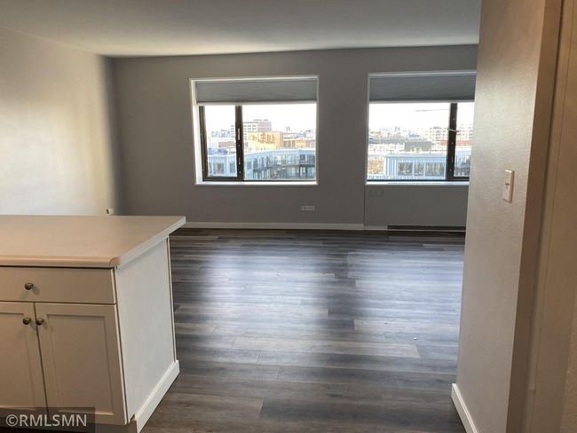 A1009 Living 3.jpg | Image 6