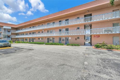 502-18555 Ne 14th Ave, Miami, FL, 33179-4800 | Card Image